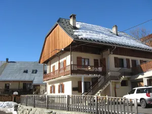 Image of The shepherdess in the hamlet of La Chal