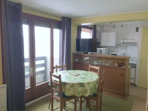 Image of Cozy Studio for 4 with Balcony and Mountain Views, Ski-In\/Ski-Out