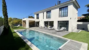 Image of Superb new villa with heated pool, 300 m from the beach, in Sanary - Bandol