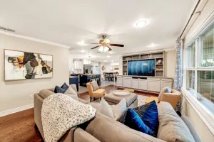 Image of Green Acres District, Sleeps 8, King\/Queen