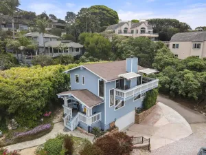 Image of Darling Del Mar Beach Cottage with Ocean Views!