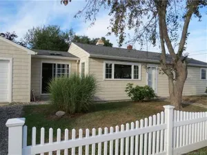 Image of adorable ranch in beach community