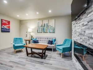 Image of Stylish Condo near SMU, NorthPark & Greenville Ave with Pool