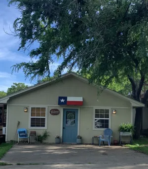 Image of SAYKM Bungalow on Lake Texoma