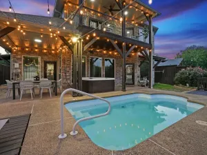Image of Clearview Castle - Pool*, Jacuzzi, Lake View