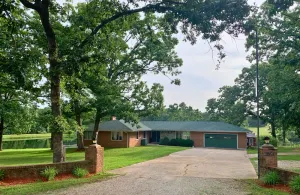 Image of Leasburg Lakehouse vacation home & private stocked lake near Meramec River.