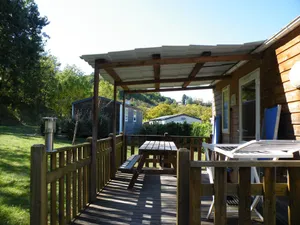 Image of Pecan nuts - Mobil home Wood Martin Fisherman
