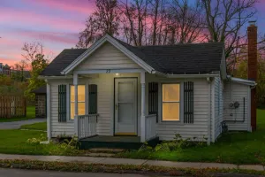 Image of Tiny House Jewel in Brockport!