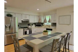 Image of Entire cheerful 4 br townhouse by the lake