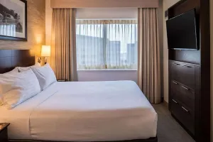 Image of Free Shuttle to Chicago O'Hare Intl Airport! Pet-friendly Property!