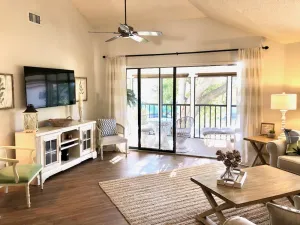 Image of Light and Airy Shorewalk Condo - beautifully renovated with open floorplan!