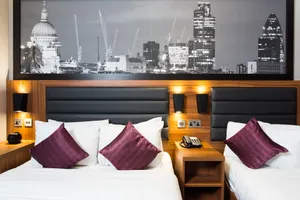 Image of London Court Hotel