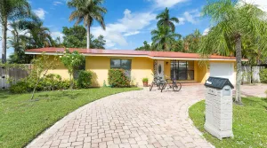 Image of Tropical  3Bed \/2 Bath Home With Heated Pool Just 2 Mile From the Beach