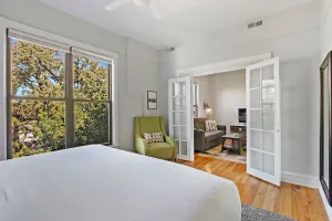 Image of Comfy & Bright 3BR Fully Furnished Apt - Lincoln 3E