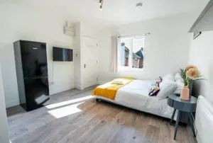 Image of No 02 Studio Flat Available near Aylesbury Town Station