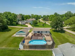 Image of Oasis Near Water\/Theme Park with Pool\/Hot Tub