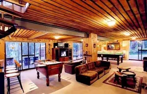 Image of Rudawe Lodge in Taylor Bay, with FREE lake experience