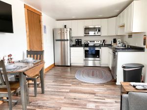 Image of YEAR ROUND, a Cozy Studio for 2, Overlooking the Historic Yellowstone Arch