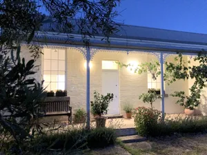 Image of Cute Cottage in the Cute Town of Newstead. Central 2 historic gold fields of Vic