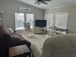 Image of Cheerful 2 bedroom 2 bath home in Sheridan.