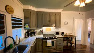 Image of KnightPlace - The Irene - 2BD\/1BA Apartment in Duplex - Near Mercer University