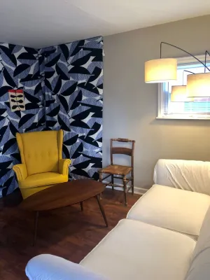 Image of Comfortable, green, stylish, walkable 1940s cottage