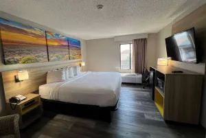 Image of Days Inn by Wyndham Tulsa Central