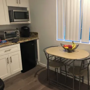 Image of Quiet, private getaway in a nice neighborhood