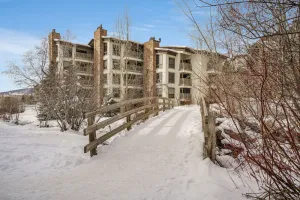Image of Dulany at the Gondola, Hot Tubs, Fire-Pit, BBQs, Private Shuttle, Ski-In