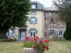 Image of House \/ Villa - Saint flour