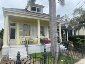 Image of West Riverside Shotgun | Near Audubon Park