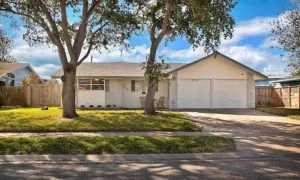 Image of The Retreat-Spacious King Beds-Garage Parking-7 Beds-Cornhole Games