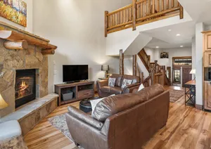 Image of 1056 Stunning 4BR Townhome Close to Ski Area