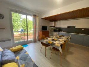 Image of Appartement à 150m de la plage, centre-ville, parking privé, équipé tout confort - FR-1-22-297