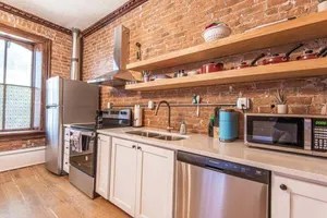 Image of Rustic Downtown Retreat – Cozy Beds & Central Loc