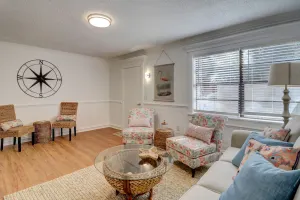 Image of #114 Colorful Charming Condo 2BDR/2 Parking