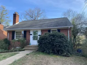 Image of Charming 2 bedroom Brick Cottage in Charlottesville, minutes from Scott Stadium