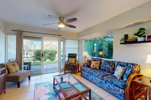 Image of Lush tropic stay with a lanai, washer\/dryer, shared pool, hot tub, & game room