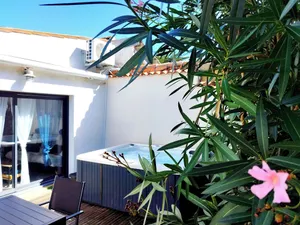 Image of Pretty charming house 3 * private jacuzzi sea beach center village shops