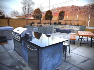 Image of Fabulous Urban Oasis w\/hot tub and private backyard!