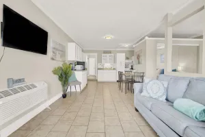 Image of Luxe Guest Suite Near The Emerald Coast of PCB