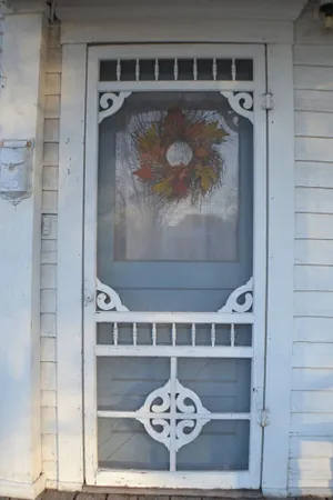 Image of Charming Cottage near Lake Community