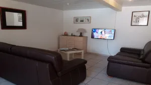 Image of Air conditioned apartment 5 minutes walk from the beach of Six Fours,