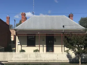Image of 'Trendy Inner City Cottage with all the modern conveniences - Central Cottage'
