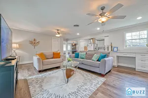 Image of 5 BD, 3 BT near NRG & Texas Medical Center | Upscale | Clean
