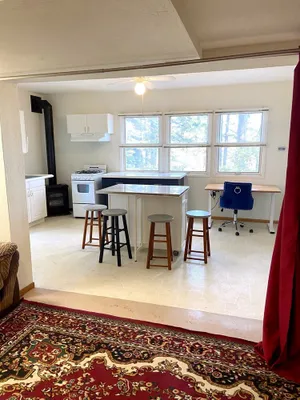 Image of Spacious Pet & Kid Friendly Bottom Unit in Duplex in Grass Valley Walk to Town