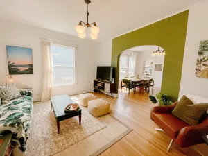 Image of Ivy Jungalow | Bright, Clean, & near Downtown