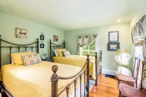 Image of Enchanting Cottage, walk to Downtown Harpers Ferry