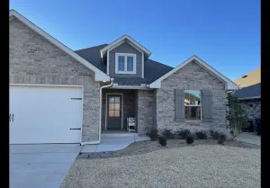 Image of Inviting, well equipped, sleeps 8 + comfortably w\/ access to Edmond\/OKC in mins.