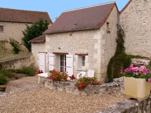 Image of Charming 3-Level Cottage with Private Garden & Central Heating in Saint-Épain